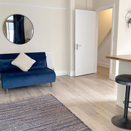 1 Ashford Road Guesthouse Redhill  Екстериор снимка