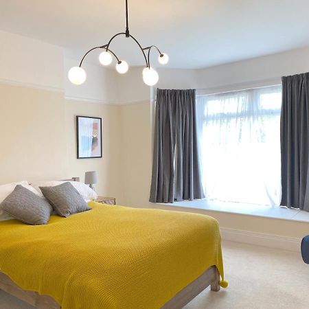 1 Ashford Road Guesthouse Redhill  Екстериор снимка