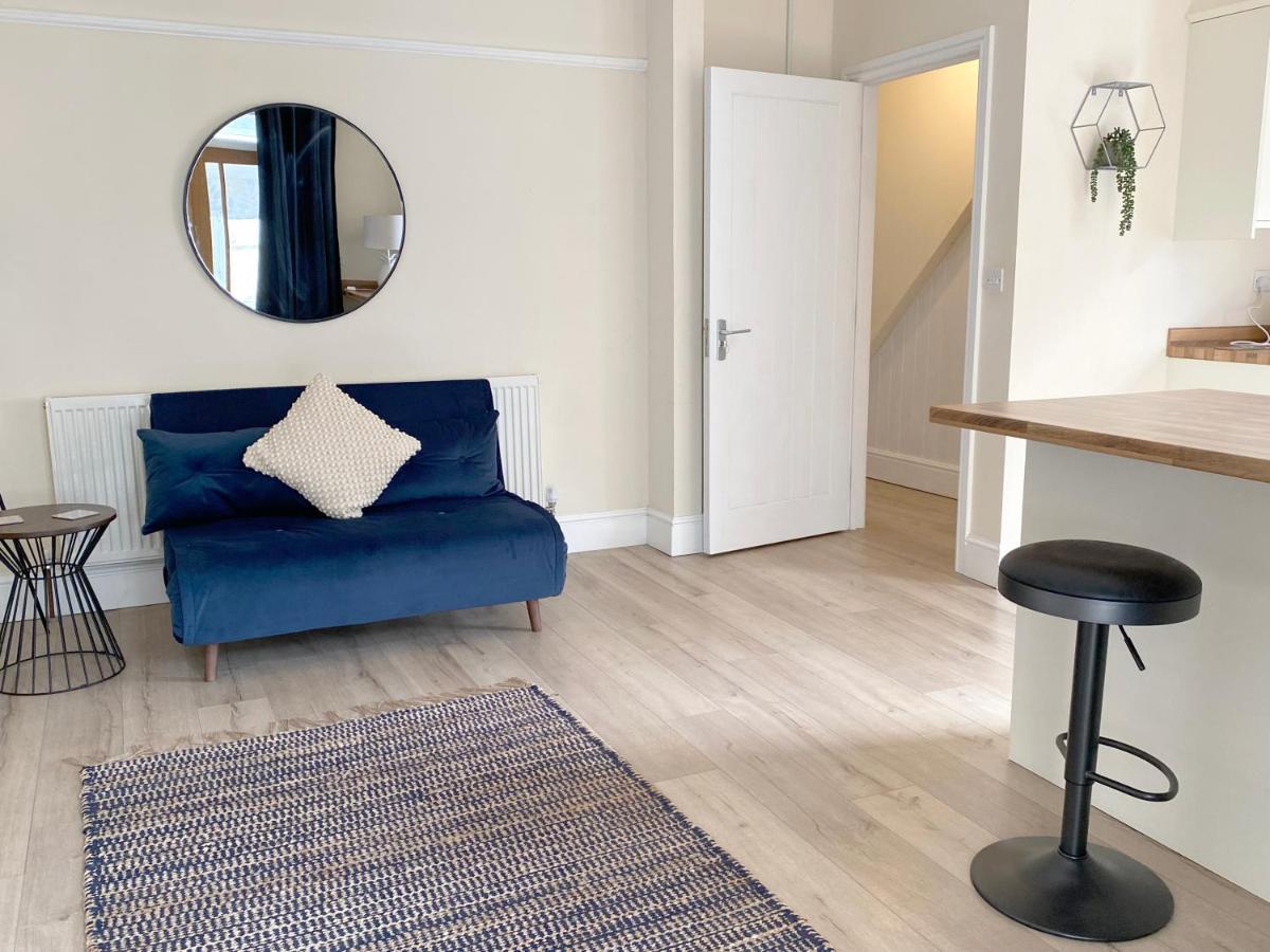 1 Ashford Road Guesthouse Redhill  Екстериор снимка