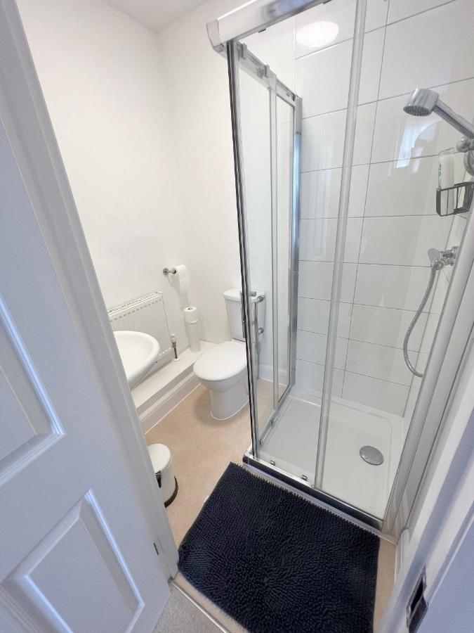 1 Ashford Road Guesthouse Redhill  Екстериор снимка