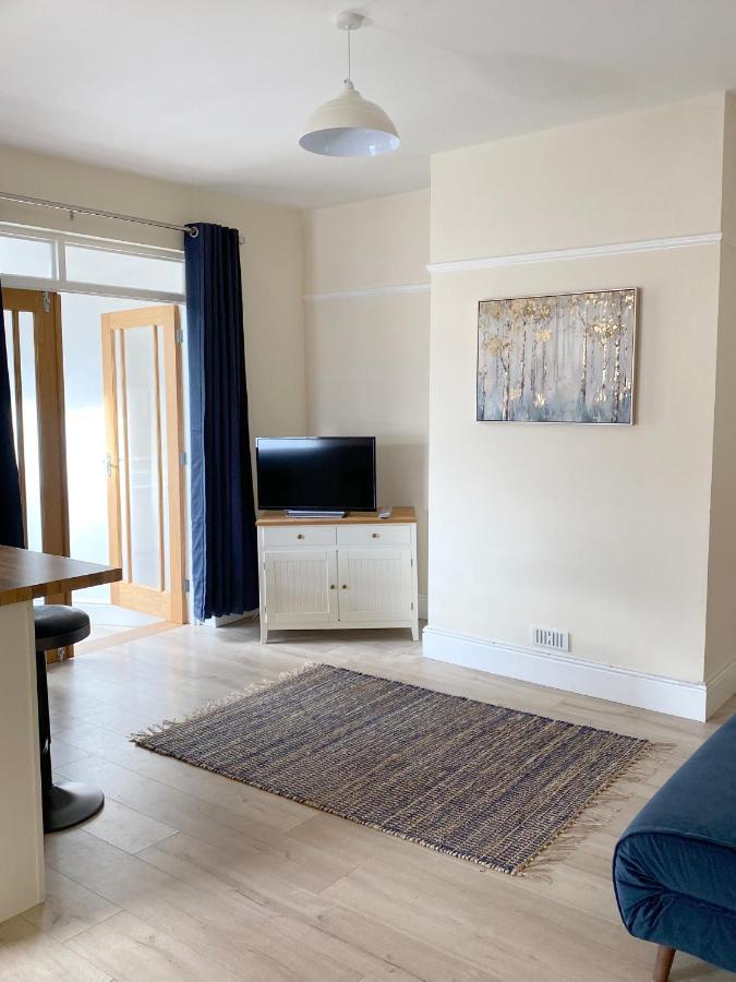 1 Ashford Road Guesthouse Redhill  Екстериор снимка
