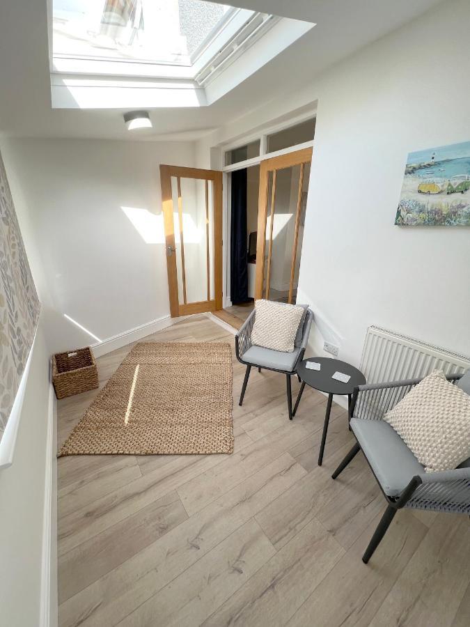 1 Ashford Road Guesthouse Redhill  Екстериор снимка