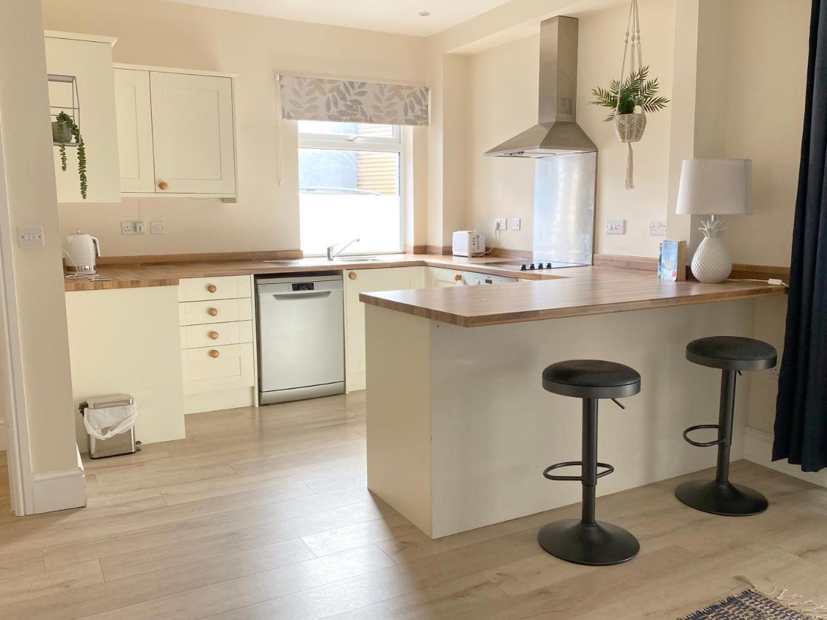 1 Ashford Road Guesthouse Redhill  Екстериор снимка