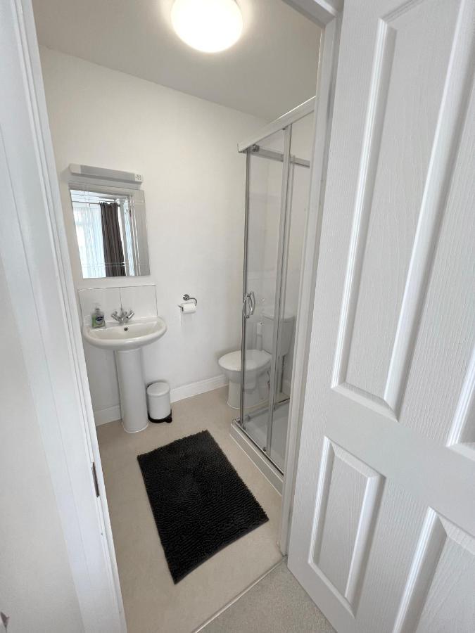 1 Ashford Road Guesthouse Redhill  Екстериор снимка