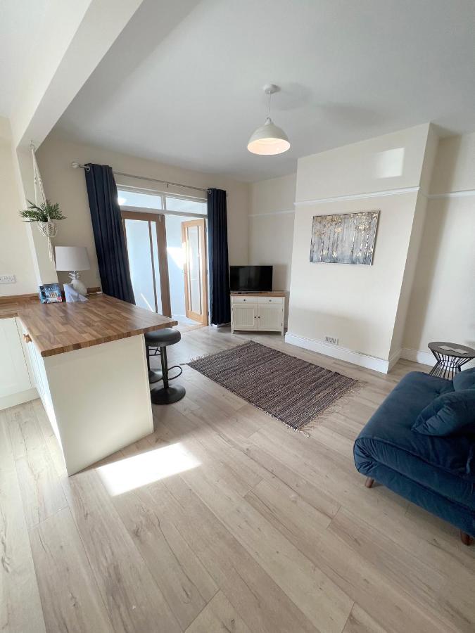1 Ashford Road Guesthouse Redhill  Екстериор снимка