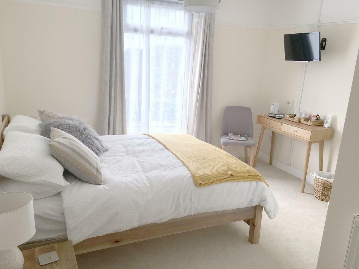 1 Ashford Road Guesthouse Redhill  Екстериор снимка