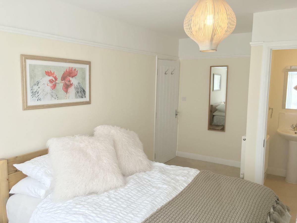 1 Ashford Road Guesthouse Redhill  Екстериор снимка