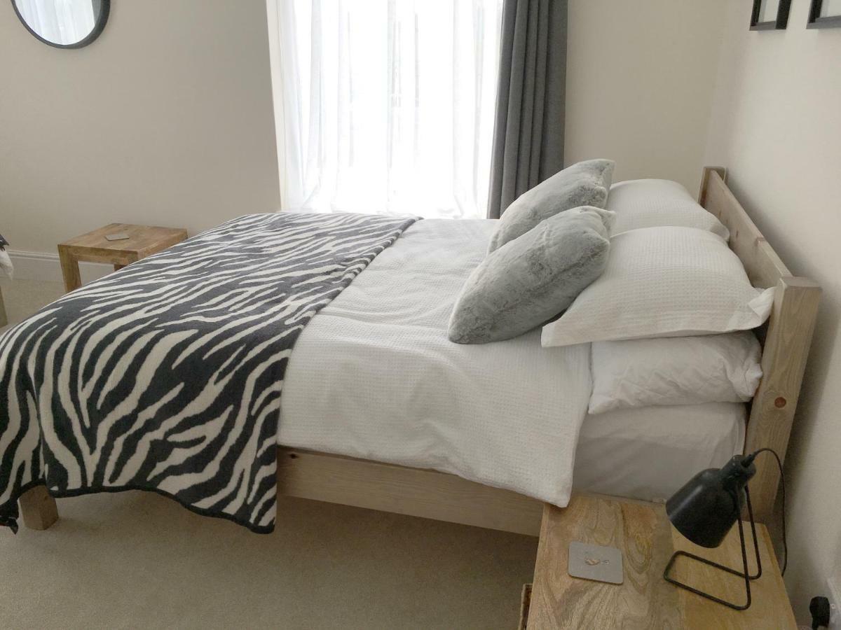 1 Ashford Road Guesthouse Redhill  Екстериор снимка