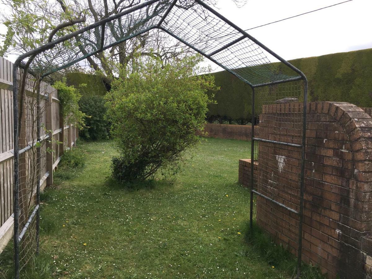 1 Ashford Road Guesthouse Redhill  Екстериор снимка