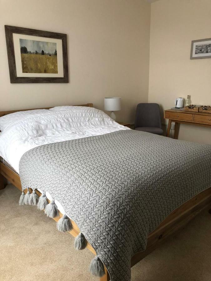 1 Ashford Road Guesthouse Redhill  Екстериор снимка